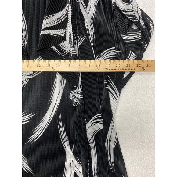 Frank Lyman Black White Abstract Pleated Kimono Cardigan Jacket Women Size 18 - Picture 4 of 7